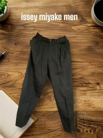 레어 Issey Miyake Men 블랙 치노 팬츠