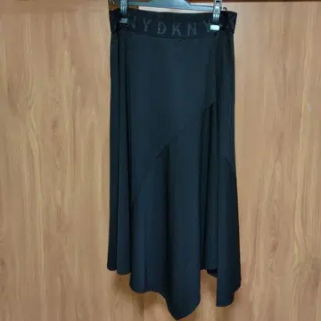 DKNY 블랙 플레어 스커트
