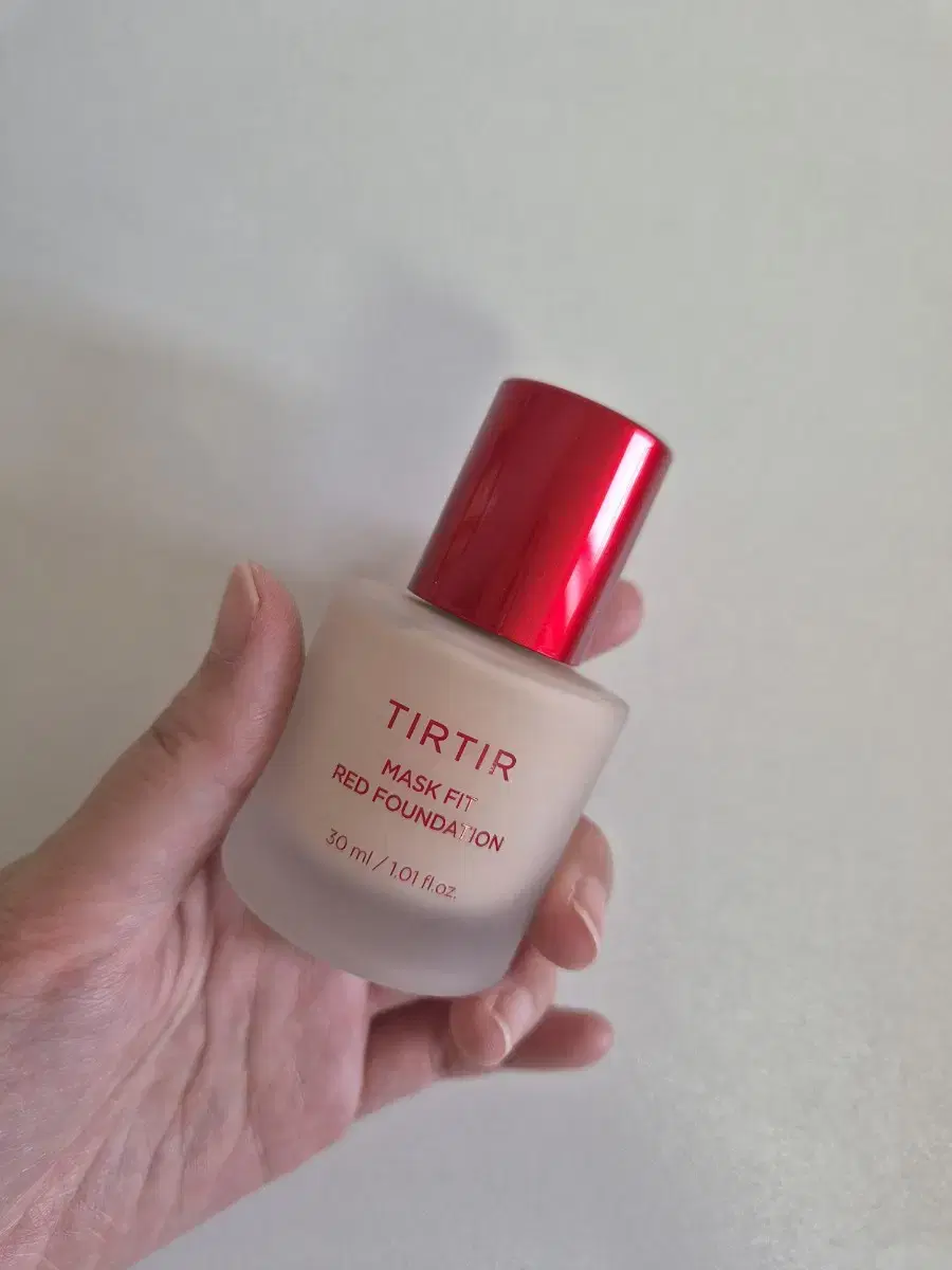 Tirtir Mask Fit Red Foundation 17C Porcelain