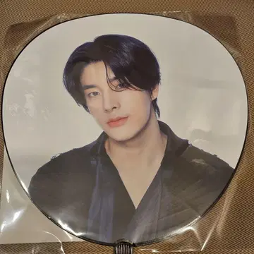 WALK THE LINE IN JP POPUP 부채 피켓 제이크