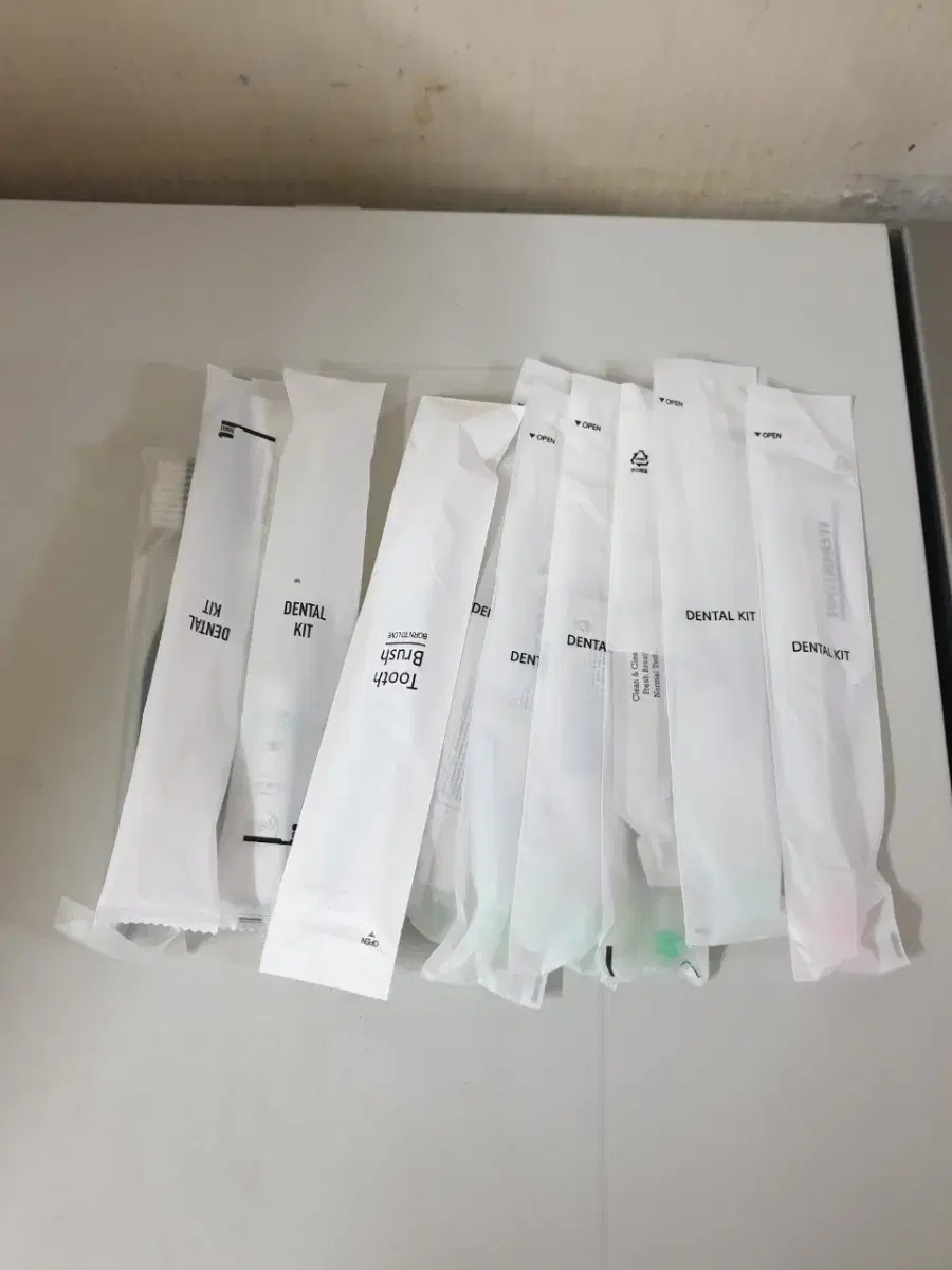 칫솔 치약 10개