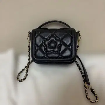 MARY QUANT 블랙 퀼팅 숄더백