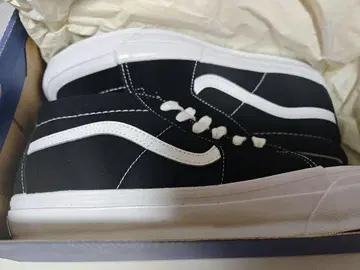 VANS 블랙 하이컷 스니커즈
