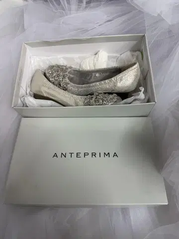 ANTEPRIMA 실버 비즈 장식 펌프스 22cm
