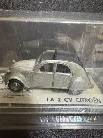 비테스 1/43 LA 2 CV 시트로엥