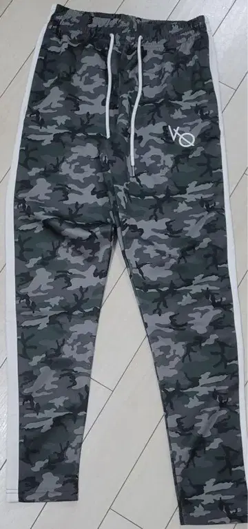 반퀴시 피트니스 카모 팬츠