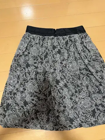 플레어 스커트, 벌룬 스커트, 꽃무늬, 레이스 무늬