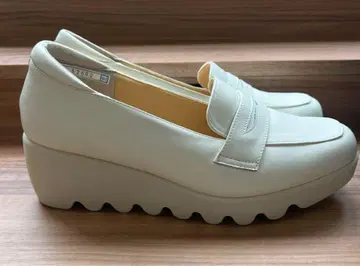 힐즈 애비뉴 로퍼 펌프스 화이트 23.5cm 샵 채널