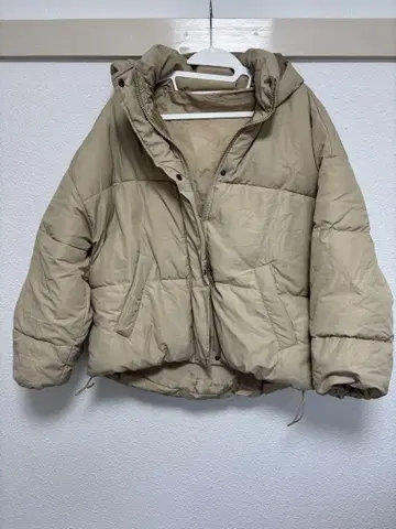후드 부착 베이지 자켓