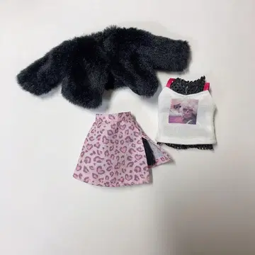 #리카짱 이모 캣 아웃핏 해시태그 리카짱