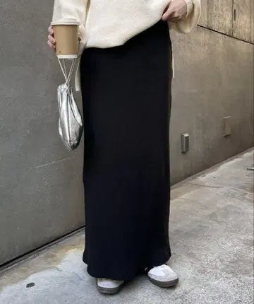 차오패닉 티피 리브 I 라인 스커트