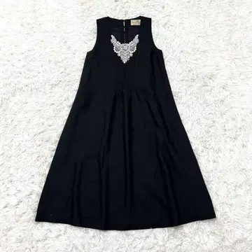 네스트로브 롱 원피스 자수 개더 쉘 버튼 블랙