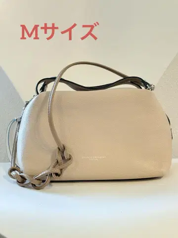 GIANNI CHIARINI 베이지 숄더백 알리파 M