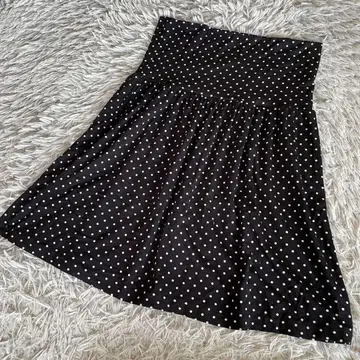 agnes b. 에네스베 프랑스제 물방울 패턴 플레어 스커트 블랙