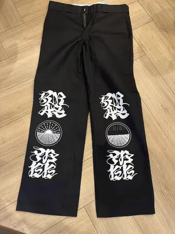 크레이지 비 광란의 벌 콜라보 디키즈 블랙 워크 팬츠 그래픽