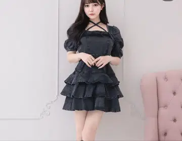 pium 티어드 프릴 미니 원피스 블랙