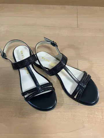 CAVA CAVA 사바사바 샌들