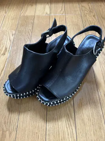 MOUSSY 블랙 샌들 S 사이즈
