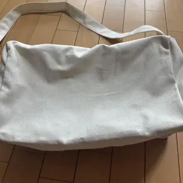 화이트 숄더백 지퍼