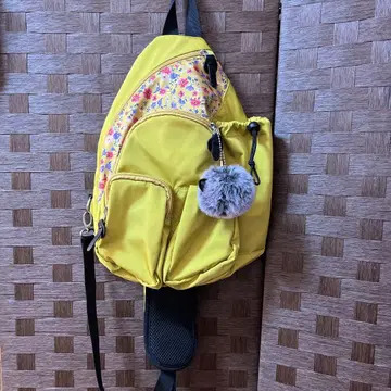 꽃무늬 바디백