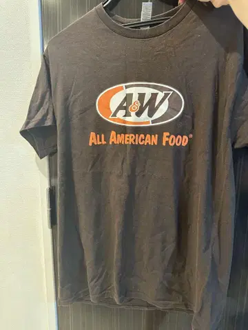 A&W 로고 티셔츠 M 사이즈