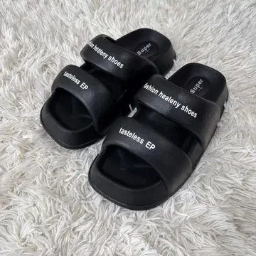 블랙 스포츠 샌들 스트랩 디자인