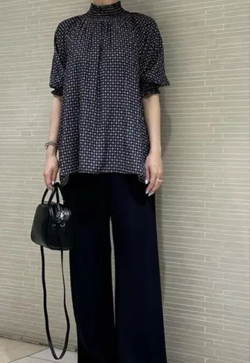 새상품 UNITED ARROWS 셔링 하이넥 블라우스