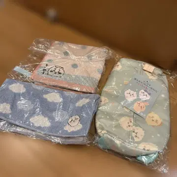 미개봉 새상품 미사용 치이카와 (먼작귀) 티슈 커버 & 손수건 3개 세트