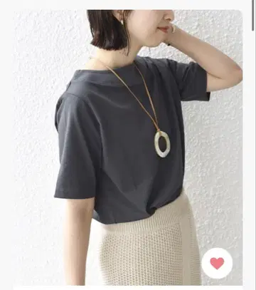 미사용 오가닉 코튼 전개 넥 티셔츠