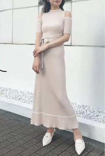 머큐리 듀오 배색 크로스 리본 니트 원피스