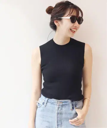 플라주 Plage 크루넥 슬리브리스 풀오버