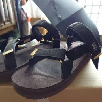 DRESSTERIOR 별주 SUICOKE 스웨이드 샌들 25cm