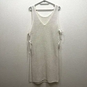 아이보리 슬리브리스 짜임 디자인 원피스