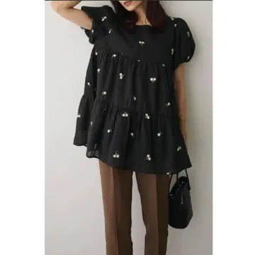 미니 플라워 자수 퍼프 튜닉 블랙 frene 후라네