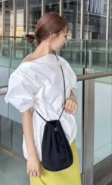 emmi atelier 에미 비대칭 블라우스