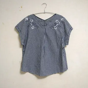 UNTITLED 언타이틀 빅 사이즈 44 반팔 풀오버 셔츠 꽃 자수