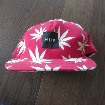 HUF 빨간색 나뭇잎 패턴 캡