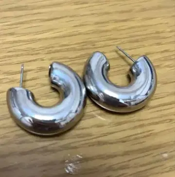 실버 커브 후프 귀걸이
