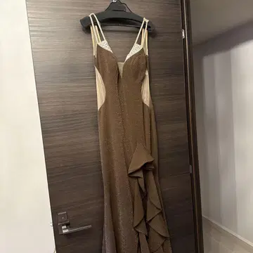 비즈 장식 브라운 드레스