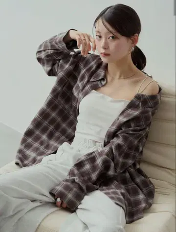 완판템 Chico 2WAY 오버 체크 셔츠 브라운