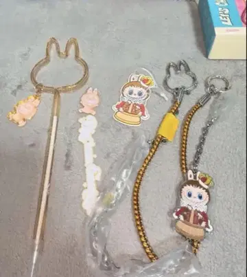 POP MART 러브부 체인 볼펜