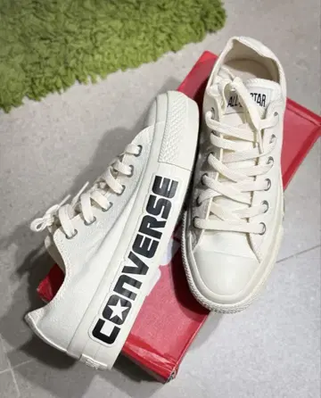 CONVERSE 화이트 스니커즈