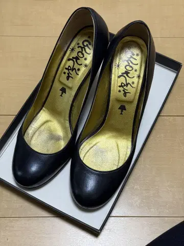네이비 가죽 펌프스
