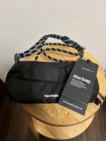 topologie 보틀 사코슈 Black(Puffer)