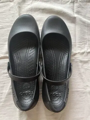크록스 블랙 간호사 샌들