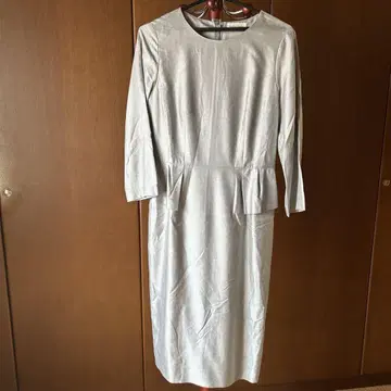 요시에 이나바의 실크 원피스
