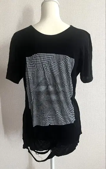 오키라쿠 데미지 티셔츠 블랙