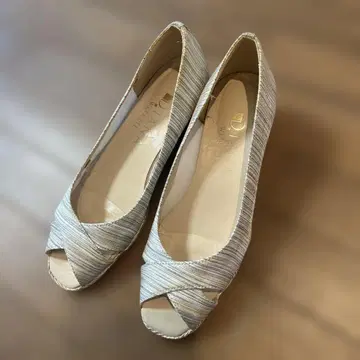 DIANA WELL FIT 웨지솔 샌들