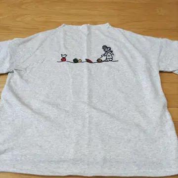 그레이 티셔츠 야채 자수