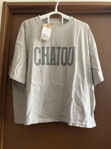 정가 10890엔 CHATOU 레미 리프 티셔츠